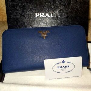 Vintage Prada Saffiano wallet- blue with registration